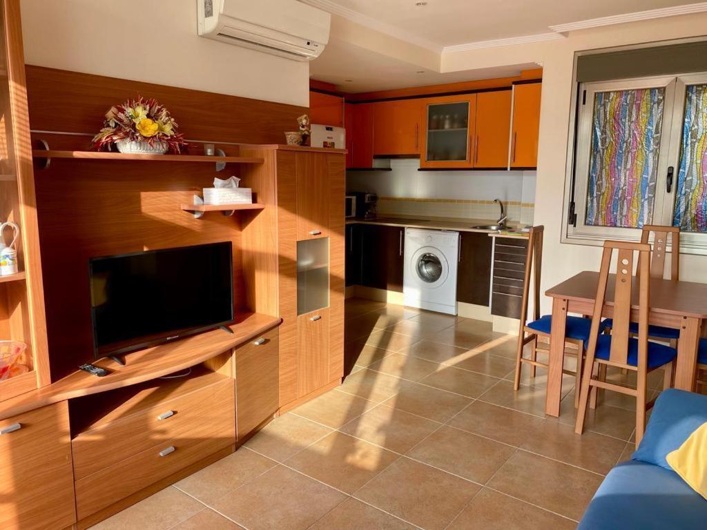 Enfoz Con Parking Y A La Orilla Del Mar Apartman Kültér fotó