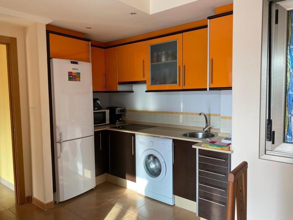 Enfoz Con Parking Y A La Orilla Del Mar Apartman Kültér fotó